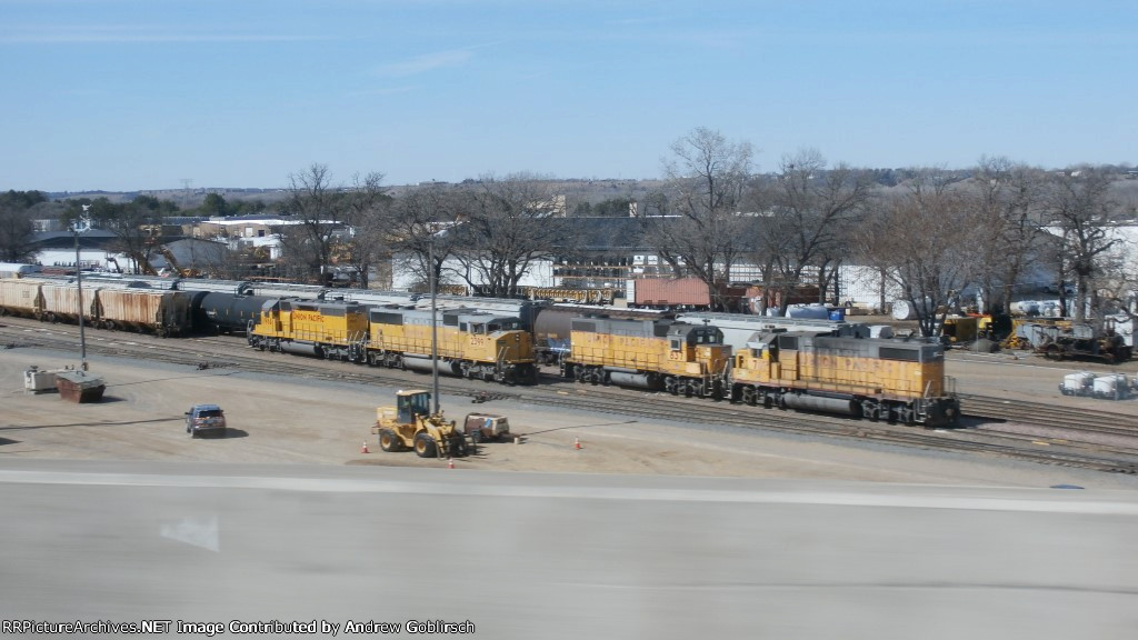UPY 707, 837, UP 2399, 1986 & Other Freight Cars